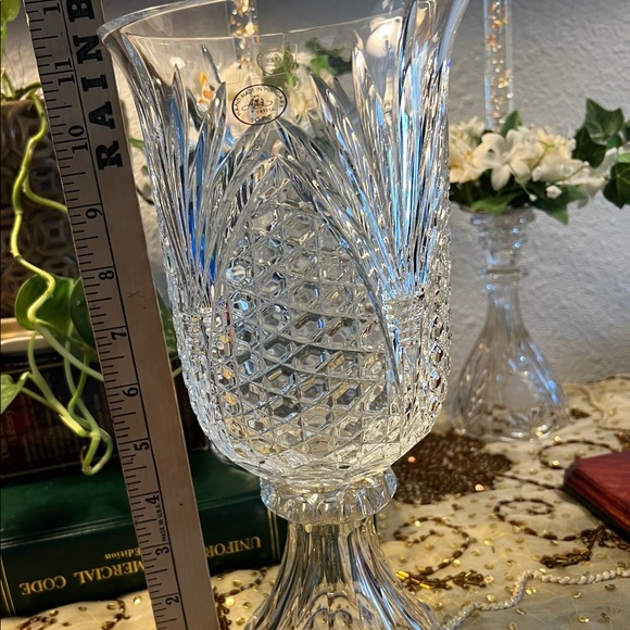 AJKA Crystal, Hungary, Handmade, 11.3” Clear Crystal Vase 24% Pb0 RTP $499 - Picture 4 of 10